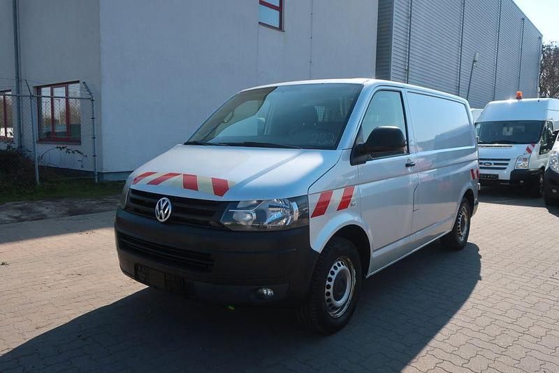 Gebraucht VW T5 140 PS (102 kW) 2014 Silber Van