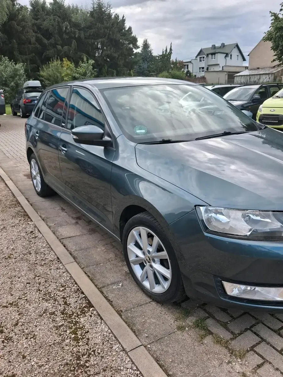 Gebraucht Skoda Rapid 90 PS (66 kW) 2016 Grau Kleinwagen