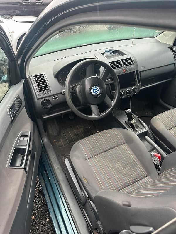 Gebraucht VW Polo 75 PS (55 kW) 2005 Grün Kleinwagen