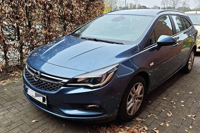Gebraucht Opel Astra Edition 105 PS (77 kW) 2016 Blau Kombi