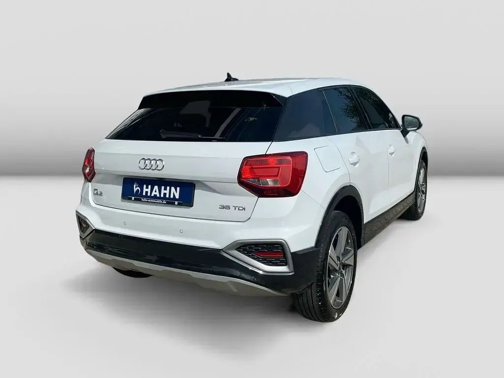 Gebraucht Audi Q2 Advanced 150 PS (110 kW) 2023 Gletscherweiß metallic SUV
