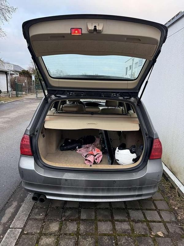 Gebraucht BMW 325 Lifestyle 204 PS (150 kW) 2011 Kombi