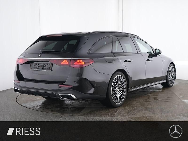 Gebraucht Mercedes E300 AMG 313 PS (230 kW) 2025 Metalliclack obsidianschwarz Kombi