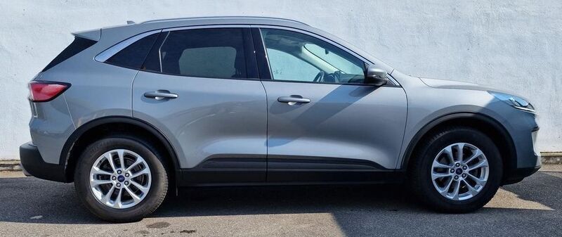 Gebraucht Ford Kuga Titanium 150 PS (110 kW) 2021 Solarsilber (metallic) SUV