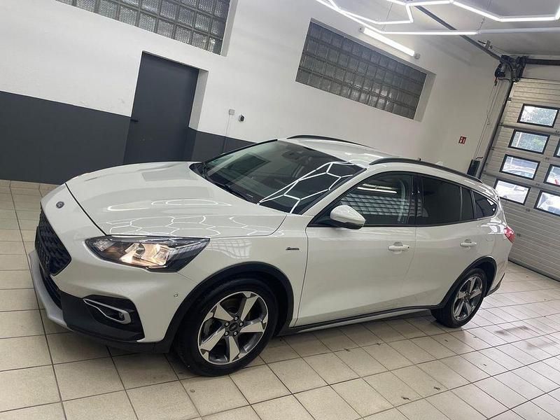 Grau Gebraucht 2019 Ford Focus Active Limousine | 7.100 € (Guter Preis) - Bild 1/4