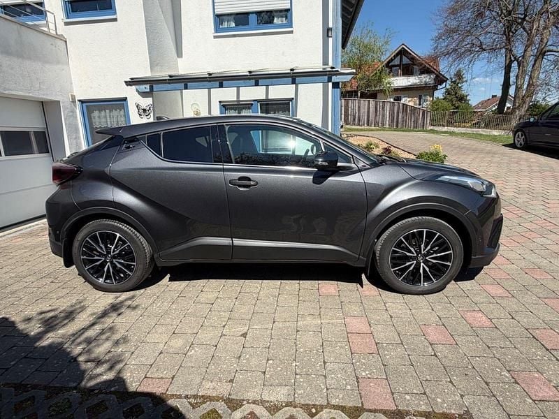 Second-hand Toyota C-HR Multidrive S 116 CP (85 kW) 2017 Gri SUV