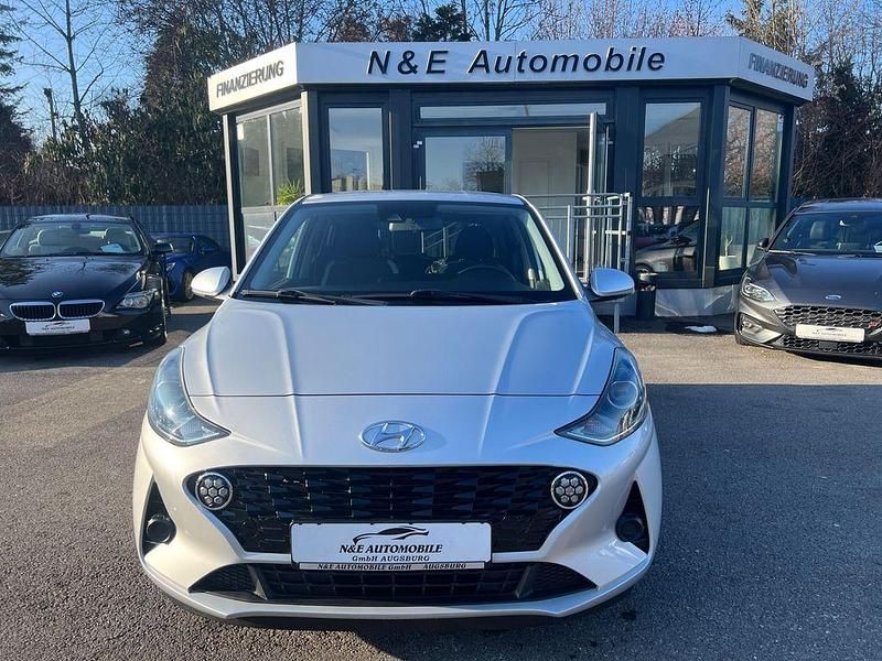 Gebraucht Hyundai i10 Edition 30+ 67 PS (49 kW) 2021 Silber Kleinwagen