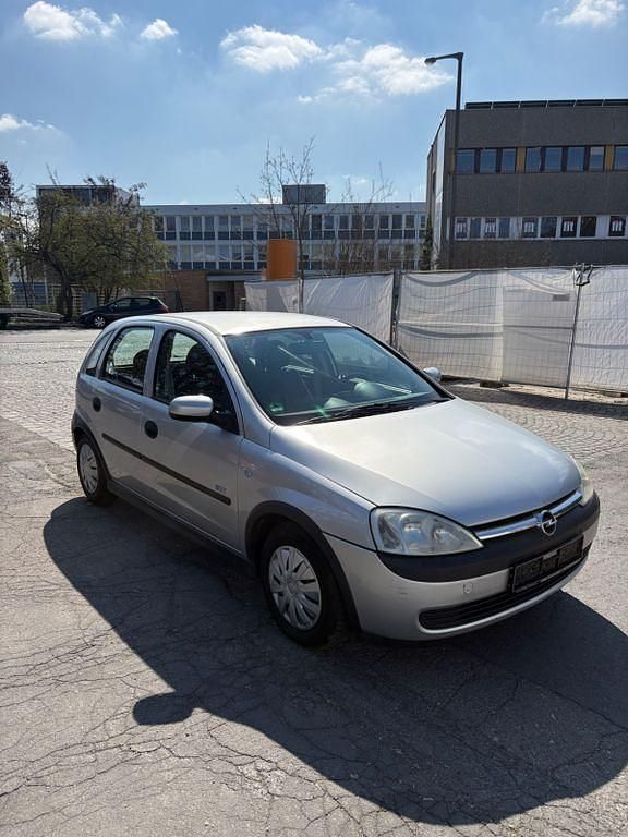 Second-hand Opel Corsa Njoy 75 CP (55 kW) 2002 Argintiu Hatchback