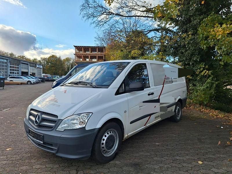 Weiß Gebraucht 2012 Mercedes Vito Van / Kleinbus | 6.999 € (Fairer Preis) - Bild 1/4