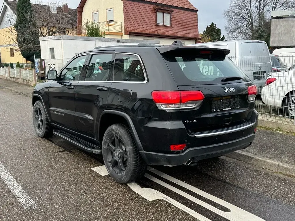 Gebraucht Jeep Grand Cherokee Laredo 190 PS (139 kW) 2018 Schwarz SUV