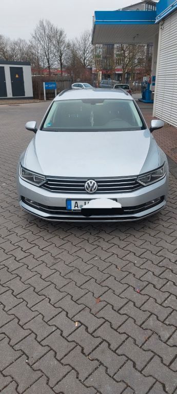 Silber Gebraucht 2015 VW Passat Comfortline Kombi | 11.700 € (Fairer Preis) - Bild 1/4