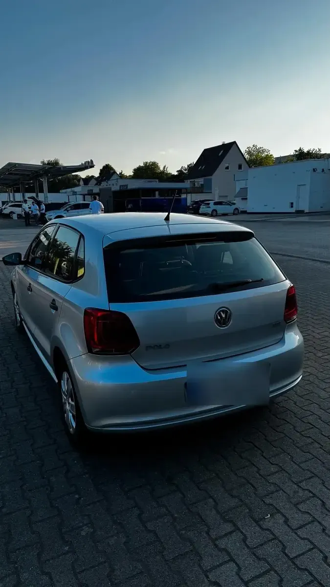 Gebraucht VW Polo 75 PS (55 kW) 2010 Grau Kleinwagen