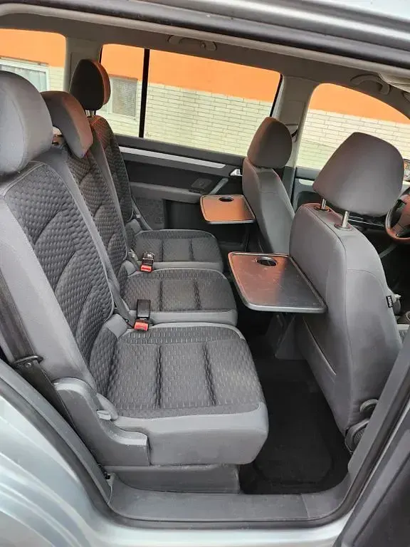 Gebraucht VW Touran Trendline 105 PS (77 kW) 2009 Silber Van / Kleinbus