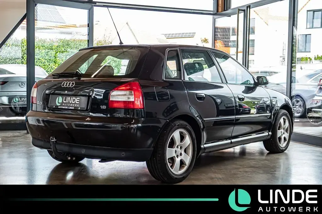 Gebraucht Audi A3 Attraction 102 PS (75 kW) 2003 Schwarz Kleinwagen