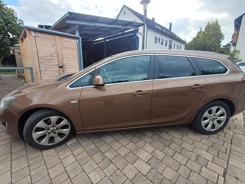 Braun Gebraucht 2015 Opel Astra Eco Kombi | 7.050 € (Superpreis) - Bild 1/4