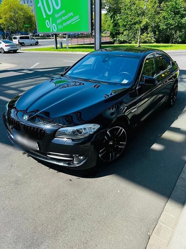 Schwarz Gebraucht 2013 BMW 530 Limousine | 13.700 € (Guter Preis) - Bild 1/4