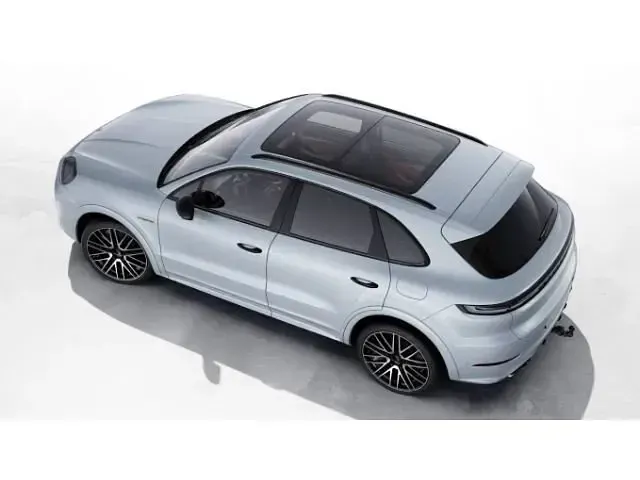 Gebraucht Porsche Cayenne 740 PS (544 kW) 2024 Dolomitsilbermetallic (metallic) SUV