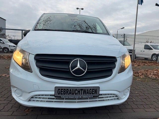 Weiß Gebraucht 2021 Mercedes Vito Limousine | 21.900 € (Guter Preis) - Bild 1/4