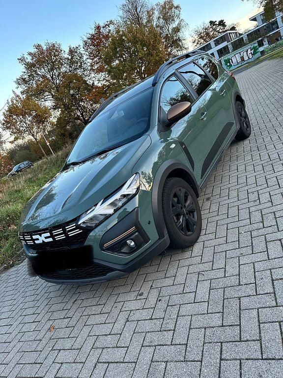 Gebraucht Dacia Jogger Extreme 101 PS (74 kW) 2023 Grün Van / Kleinbus