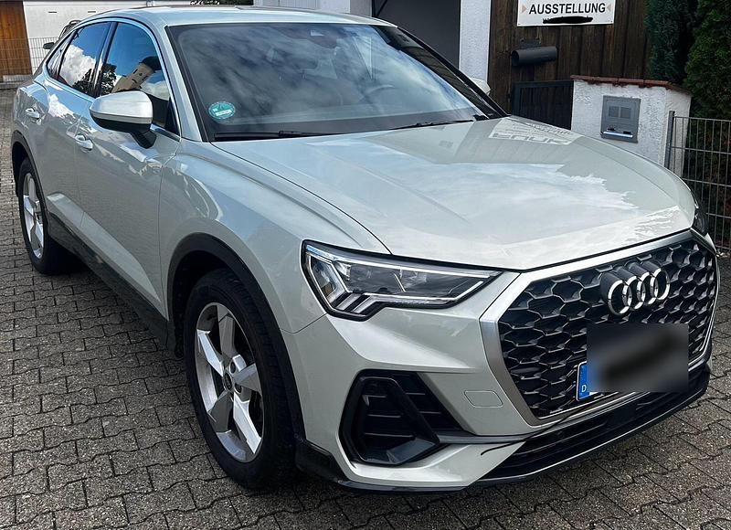 Silber Gebraucht 2023 Audi Q3 Sportback Ambiente SUV | 37.000 € (Guter Preis) - Bild 1/4