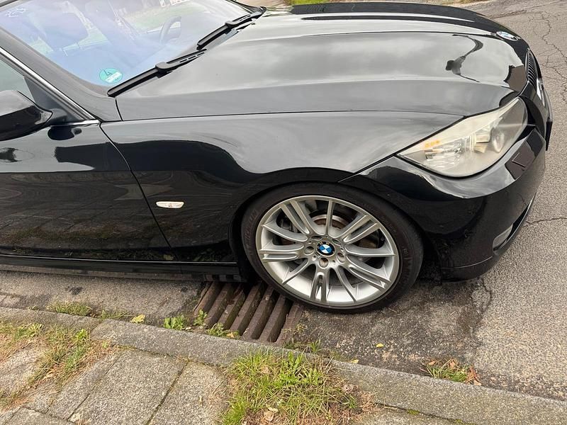 Second-hand BMW 330 272 CP (200 kW) 2009 Negru Berlinǎ