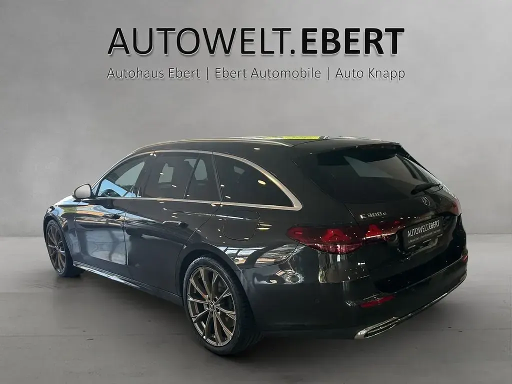 Gebraucht Mercedes E300 Advanced 204 PS (150 kW) 2024 Grau Limousine