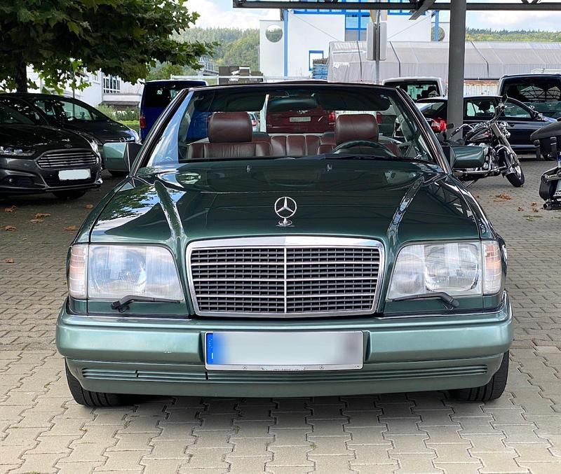 Gebraucht Mercedes 220 150 PS (110 kW) 1994 Grün Cabrio