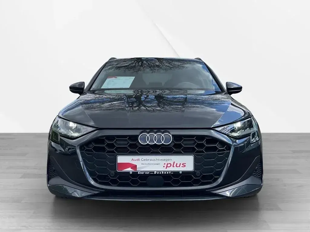 Second-hand Audi A3 Business 116 CP (85 kW) 2025 Gri Berlinǎ