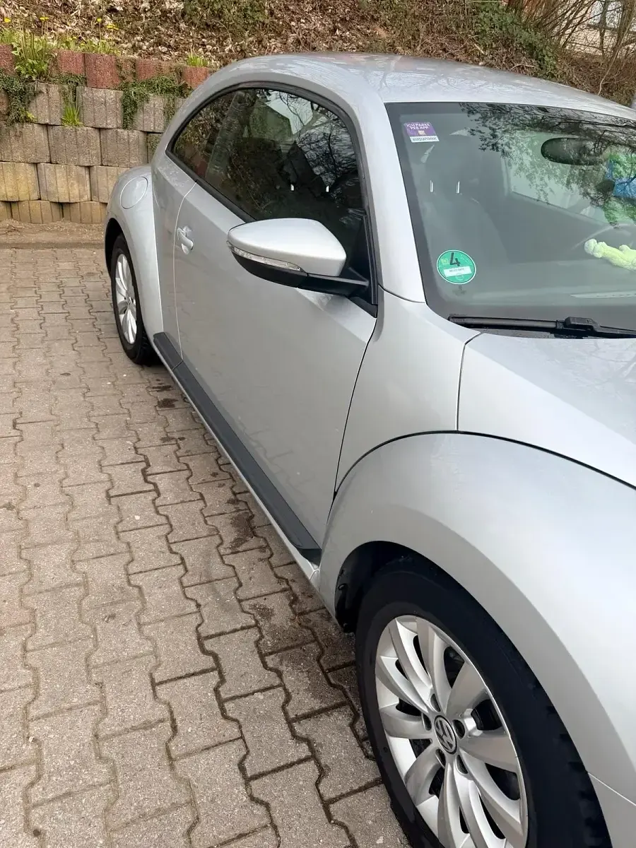 Gebraucht VW Beetle 105 PS (77 kW) 2012 Silber Kleinwagen