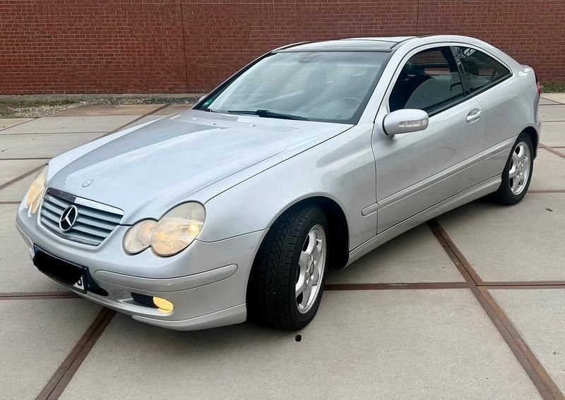 Gebraucht Mercedes C230 193 PS (141 kW) 2002 Silber Coupé