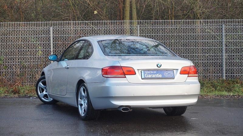 Gebraucht BMW 320 Sport Line 177 PS (130 kW) 2007 Silber Coupé