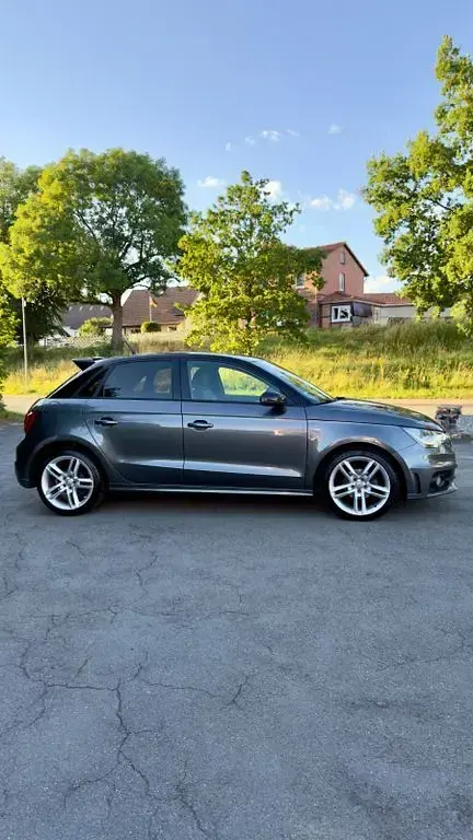 Gebraucht Audi A1 Sportback S-Line 90 PS (66 kW) 2014 Grau Kleinwagen