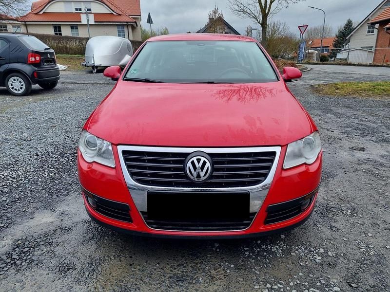 Gebraucht VW Passat 105 PS (77 kW) 2005 Rot Limousine