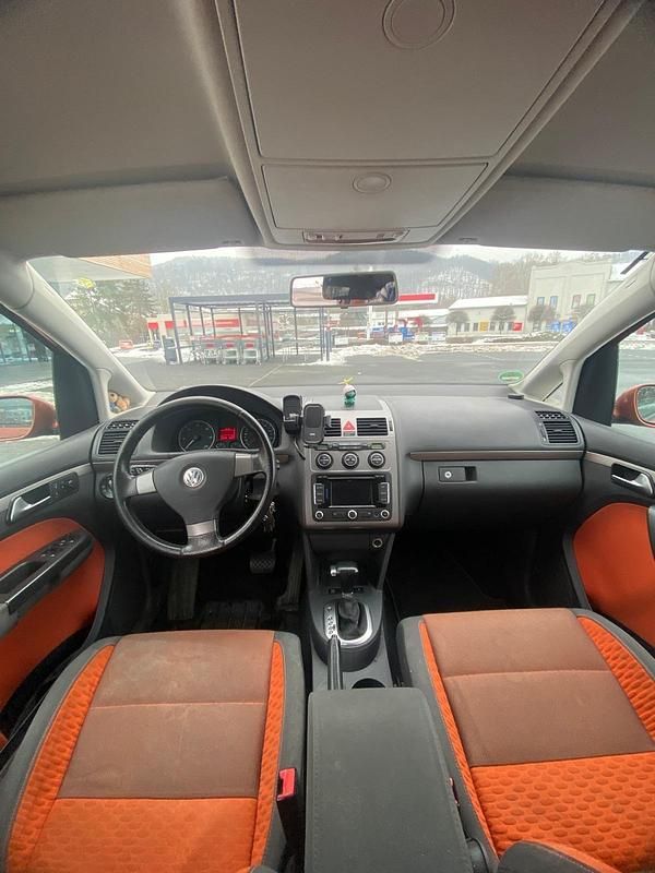 Gebraucht VW Touran Cross 140 PS (102 kW) 2007 Orange Van / Kleinbus
