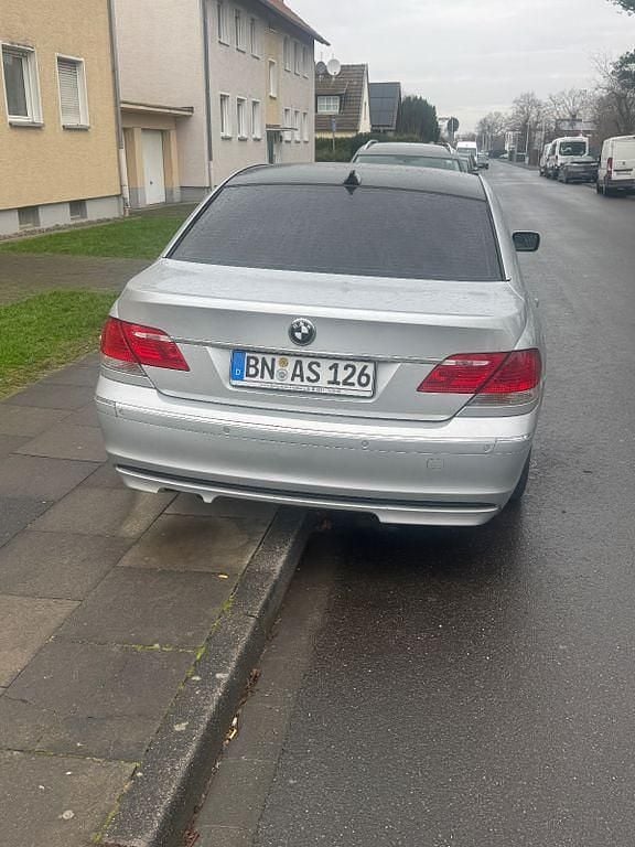 Gebraucht BMW 730 258 PS (189 kW) 2007 Silber Limousine