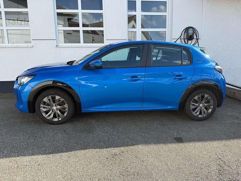 Gebraucht Peugeot e-208 Active 100 kW (136 PS) 2021 Blau Kleinwagen