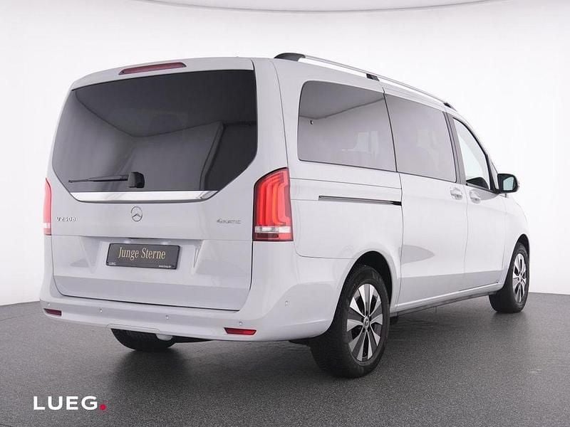 Gebraucht Mercedes V250 190 PS (139 kW) 2024 Weiß Van / Kleinbus