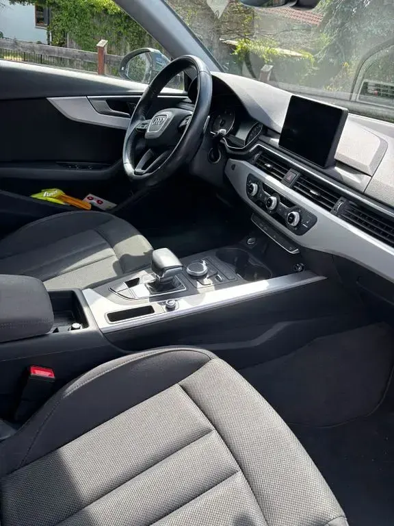 Gebraucht Audi A4 150 PS (110 kW) 2018 Grau Kombi