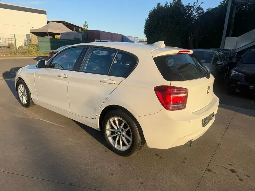 Gebraucht BMW 120 Advantage 184 PS (135 kW) 2014 Weiß Kleinwagen