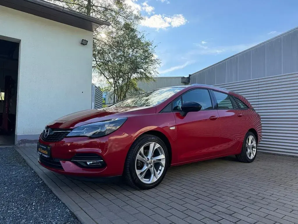 Używany Opel Astra 145 KM (106 kW) 2020 Czerwony Kombi