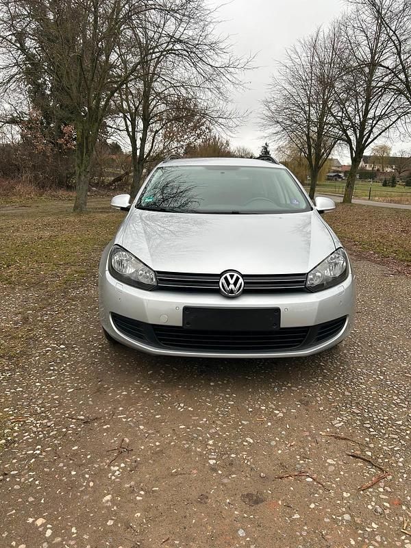 Gebraucht VW Golf VI 105 PS (77 kW) 2010 Silber Kleinwagen