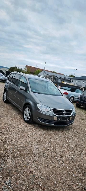 Grau Gebraucht 2008 VW Touran Van / Kleinbus | 4.999 € (Fairer Preis) - Bild 1/4