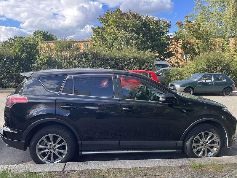 Schwarz Gebraucht 2017 Toyota RAV4 Hybrid SUV | 16.990 € (Fairer Preis) - Bild 1/4