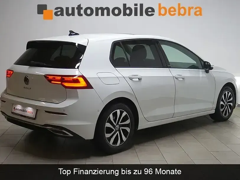 Occasion VW Golf VIII Active 150 ch (110 kW) 2022 Blanc Berline
