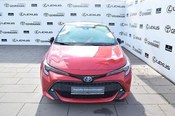 Gebraucht Toyota Corolla Plus 122 PS (89 kW) 2019 Karminarot metallic, dach schwarz