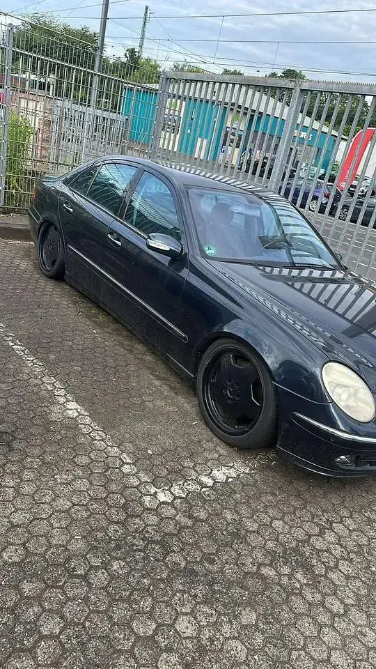 Gebraucht Mercedes E500 Avantgarde 306 PS (225 kW) 2002 Limousine