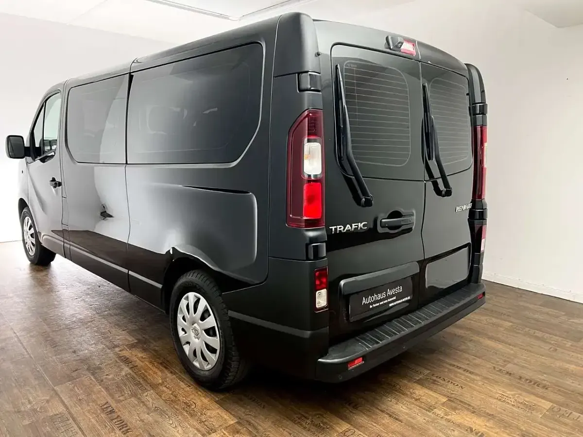 Gebraucht Renault Trafic 121 PS (88 kW) 2019 Schwarz Van / Kleinbus