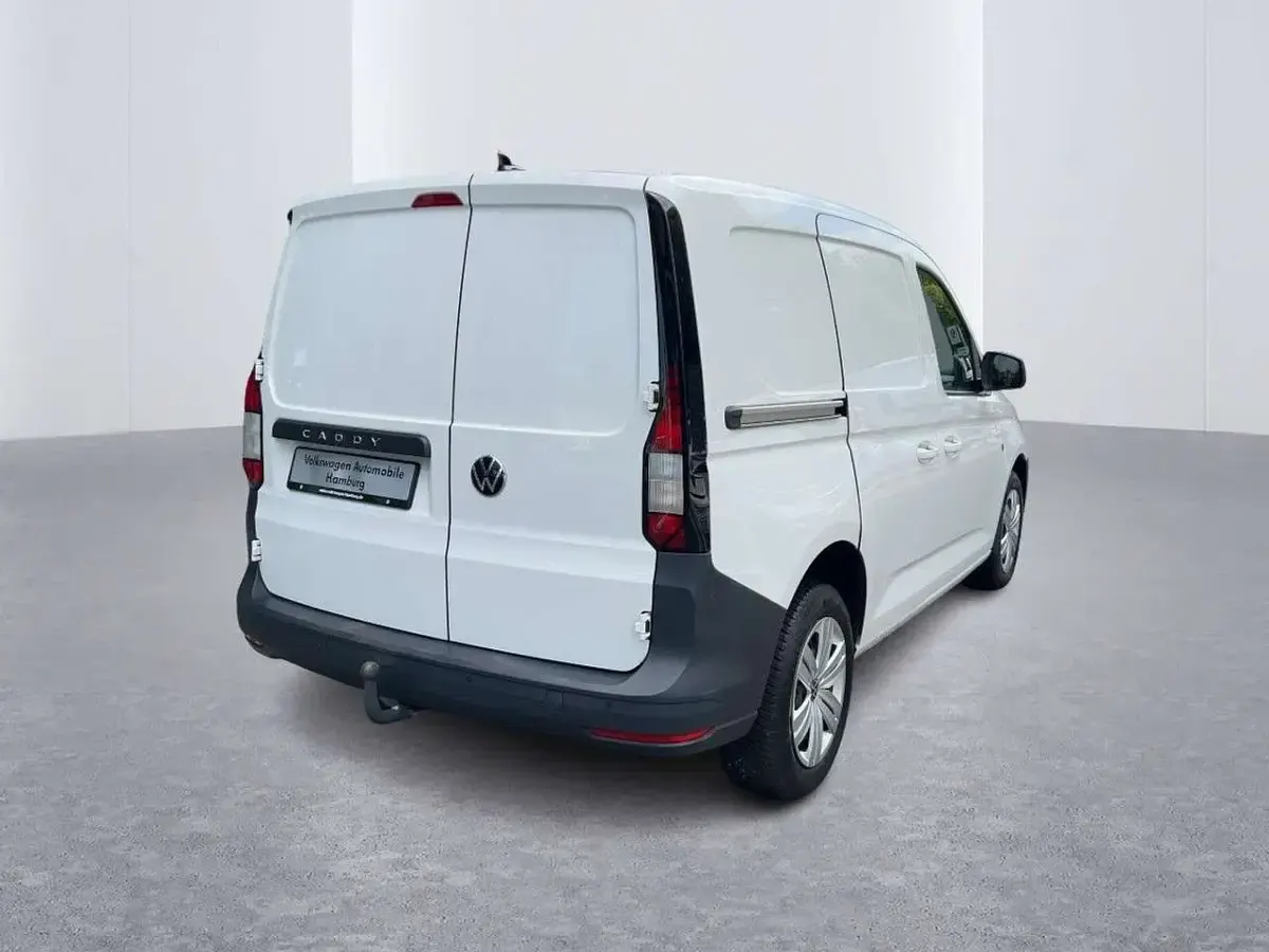 Gebraucht VW Caddy 102 PS (75 kW) 2022 B4 candyweiß Van / Kleinbus