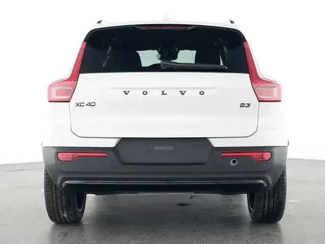 Gebraucht Volvo XC40 120 PS (88 kW) 2025 SUV