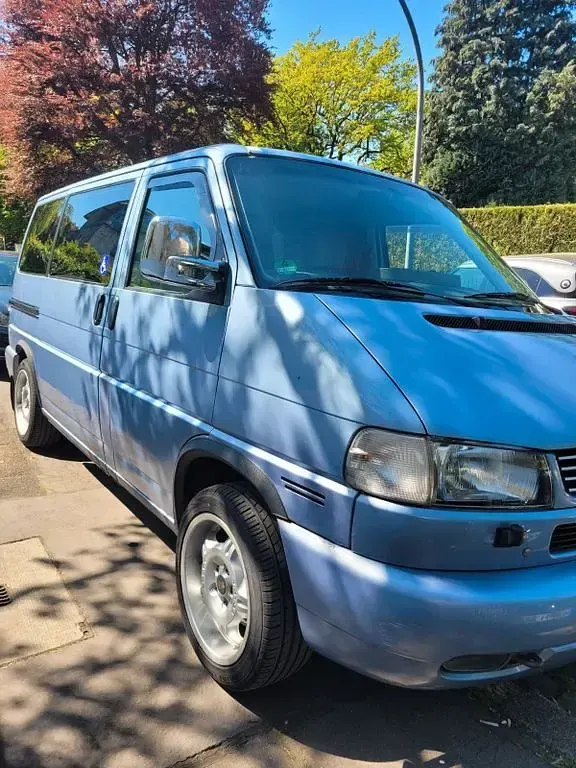 Gebraucht VW Caravelle 102 PS (75 kW) 1999 Blau Van